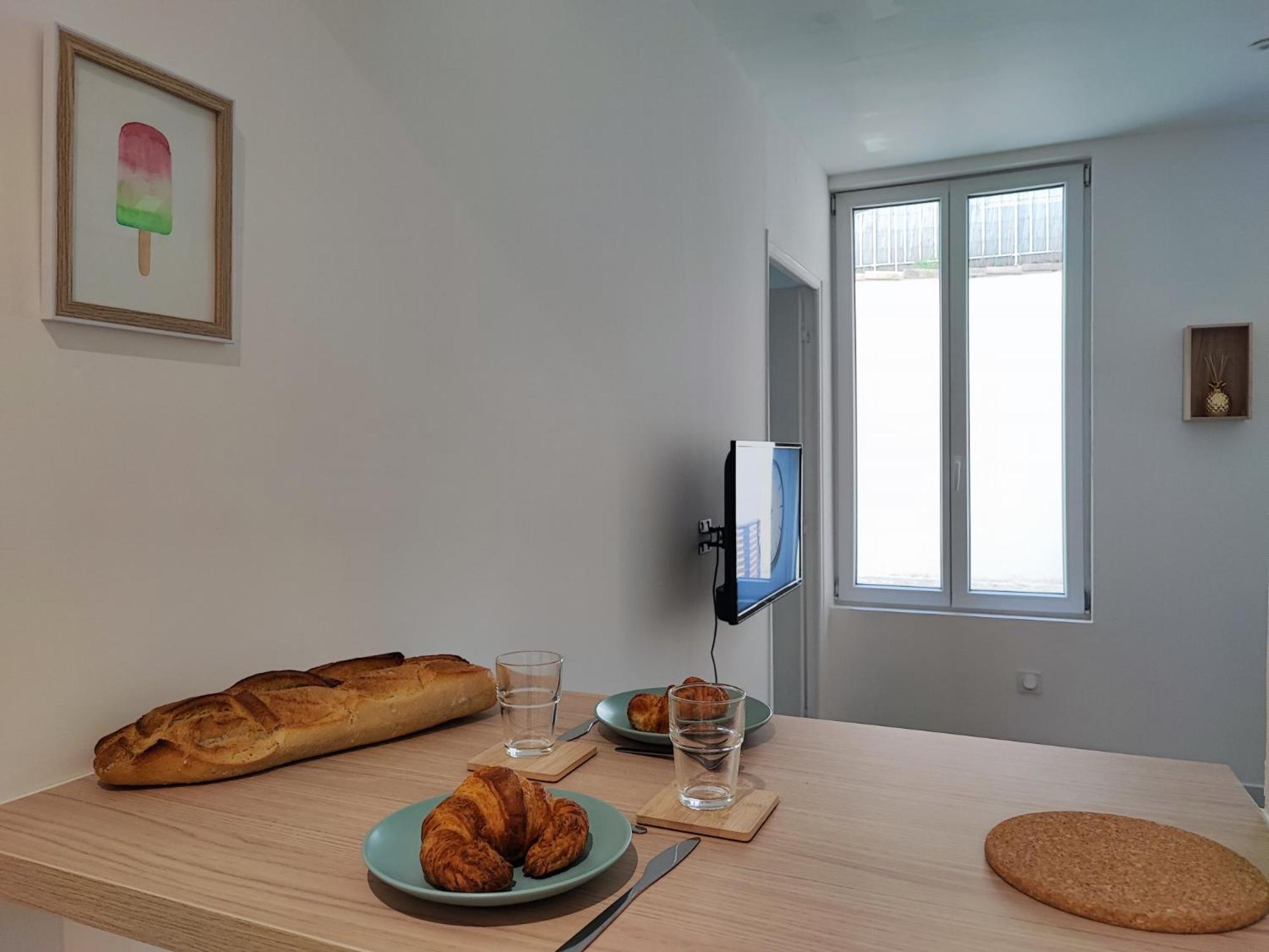 Jardin Entre Cite Et Bastide Apartment